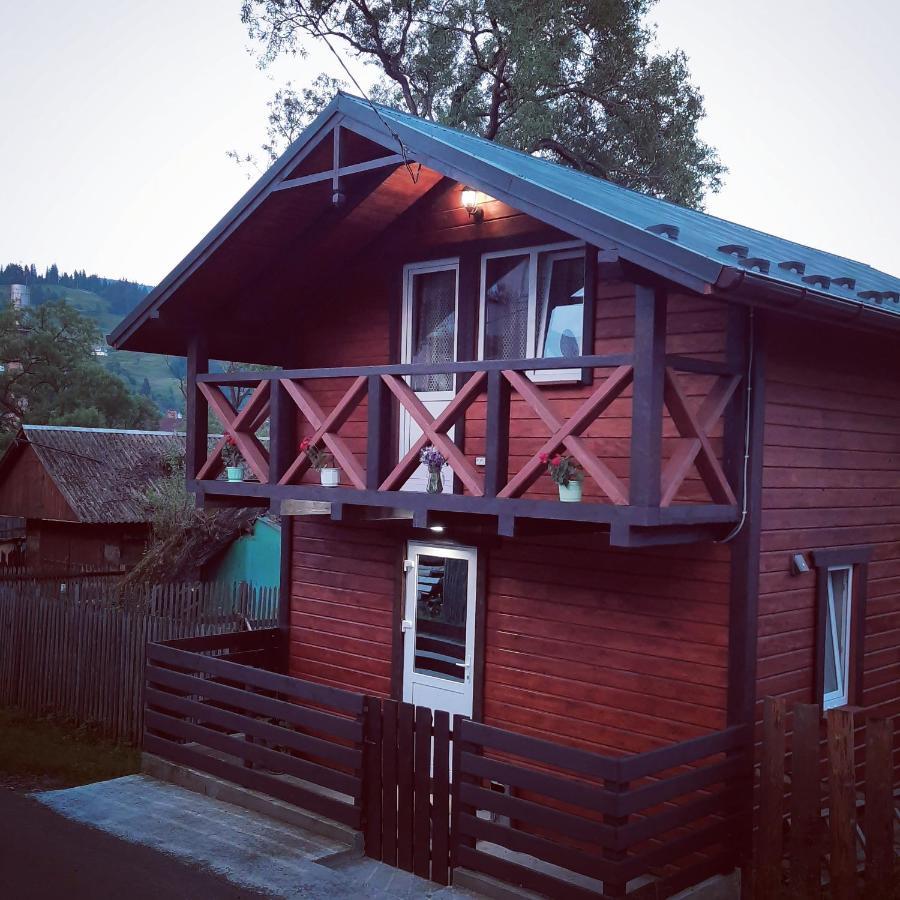 У Мар'Яни Villa Vorohta Exterior foto